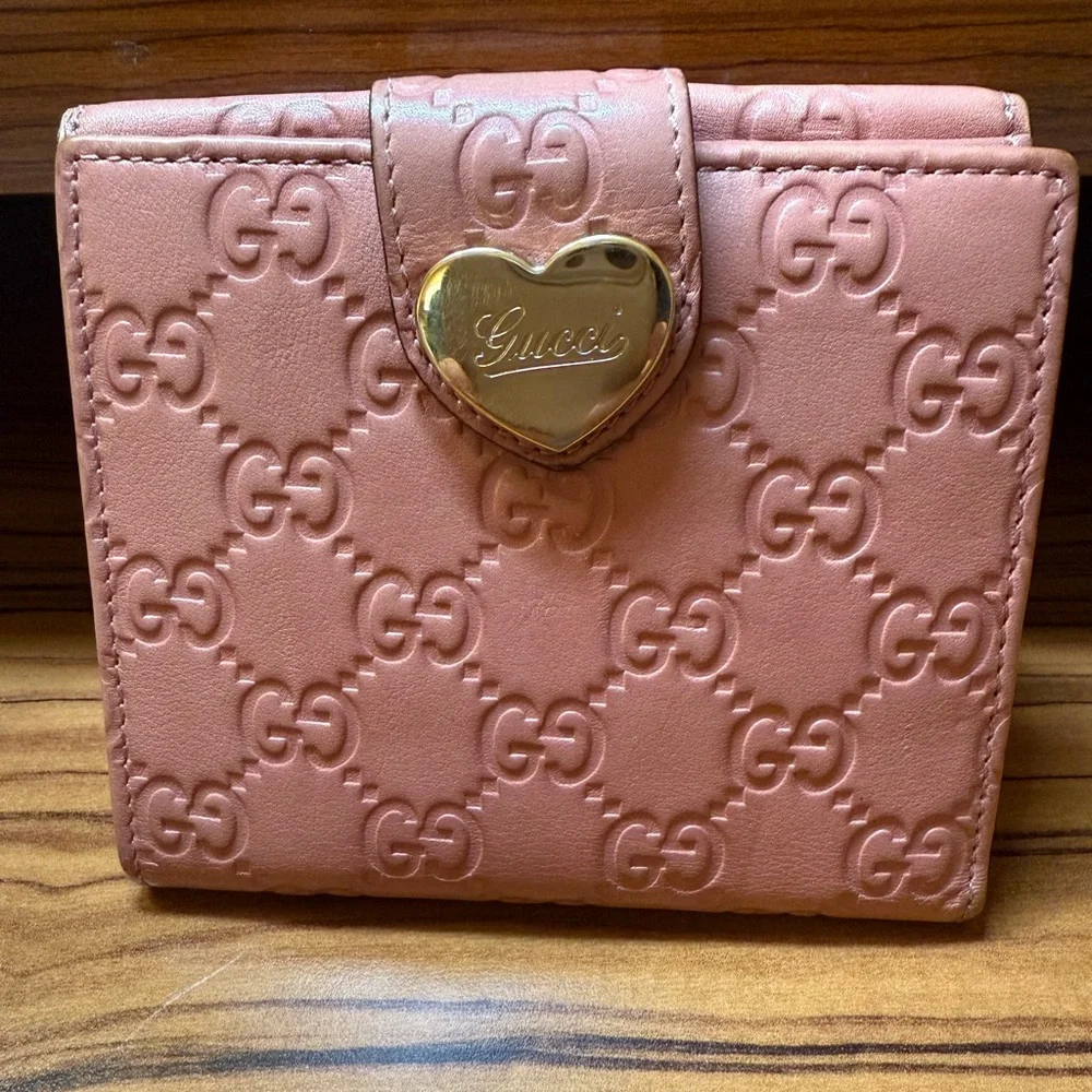 Gucci Pink Leather Compact Wallet - Picture 1 of 9